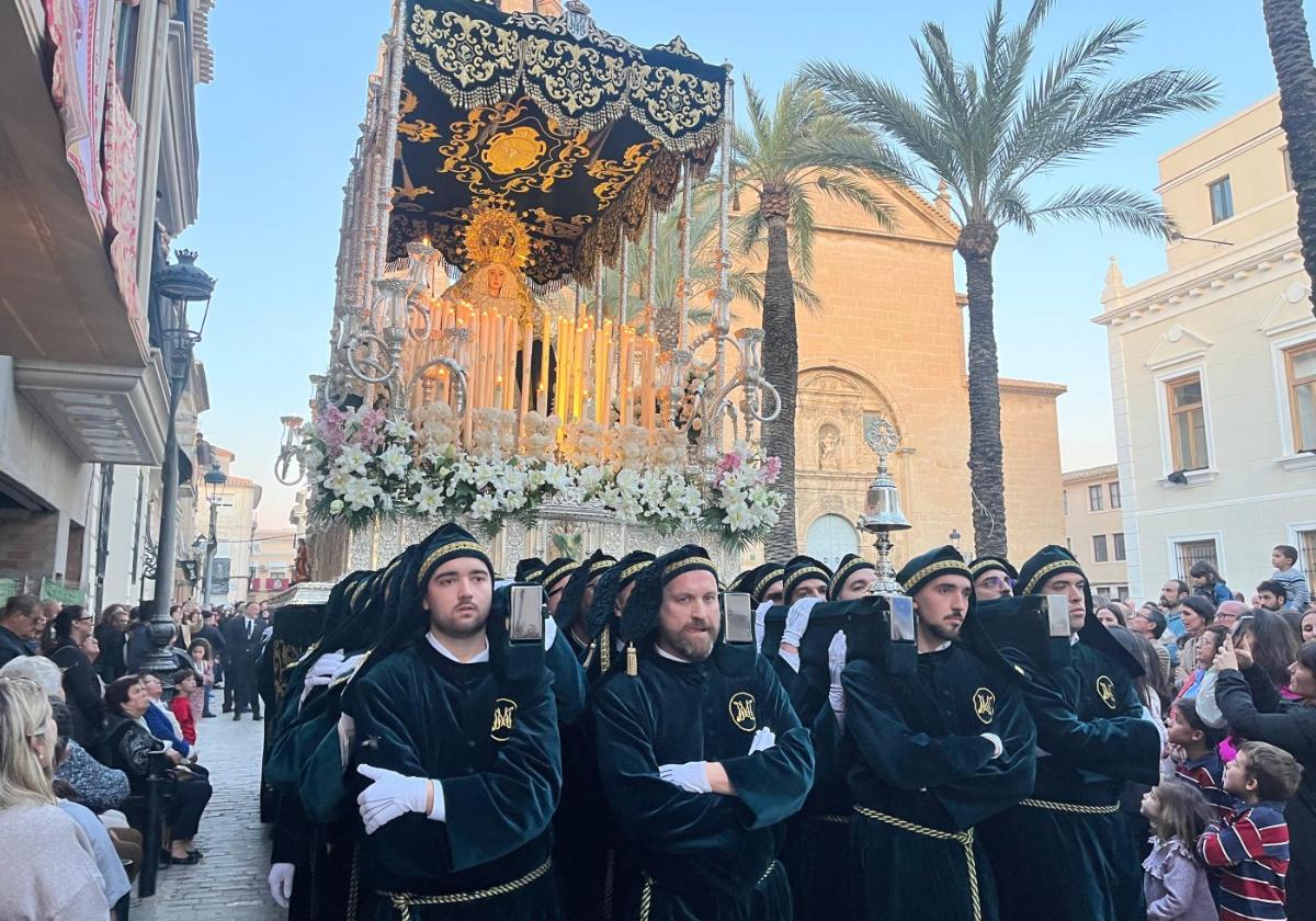 Los Hijos de María llevan la esperanza al Jueves Santo ciezano