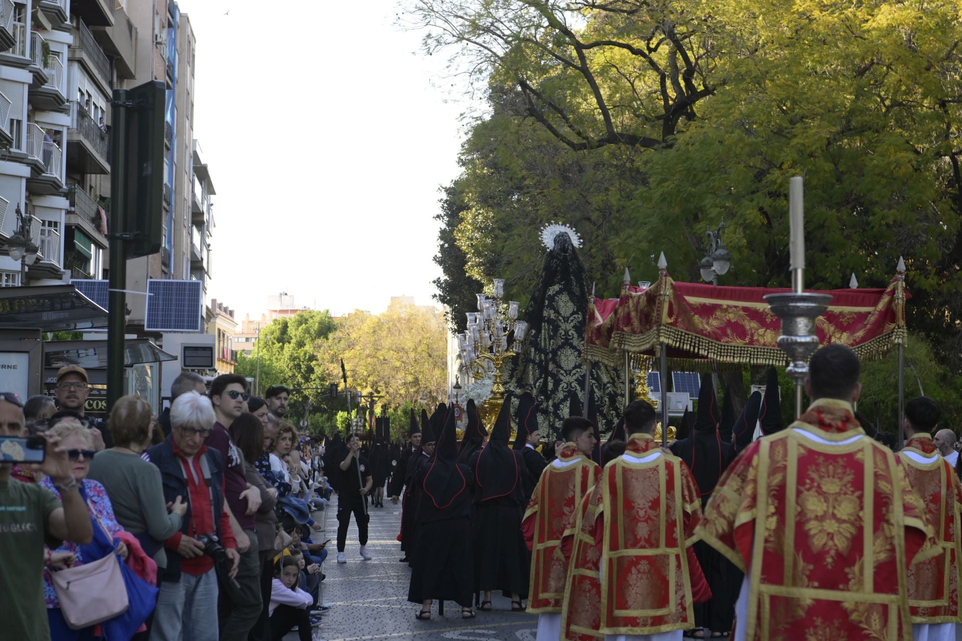 La procesión de la Soledad del Calvario en Murcia, en imágenes