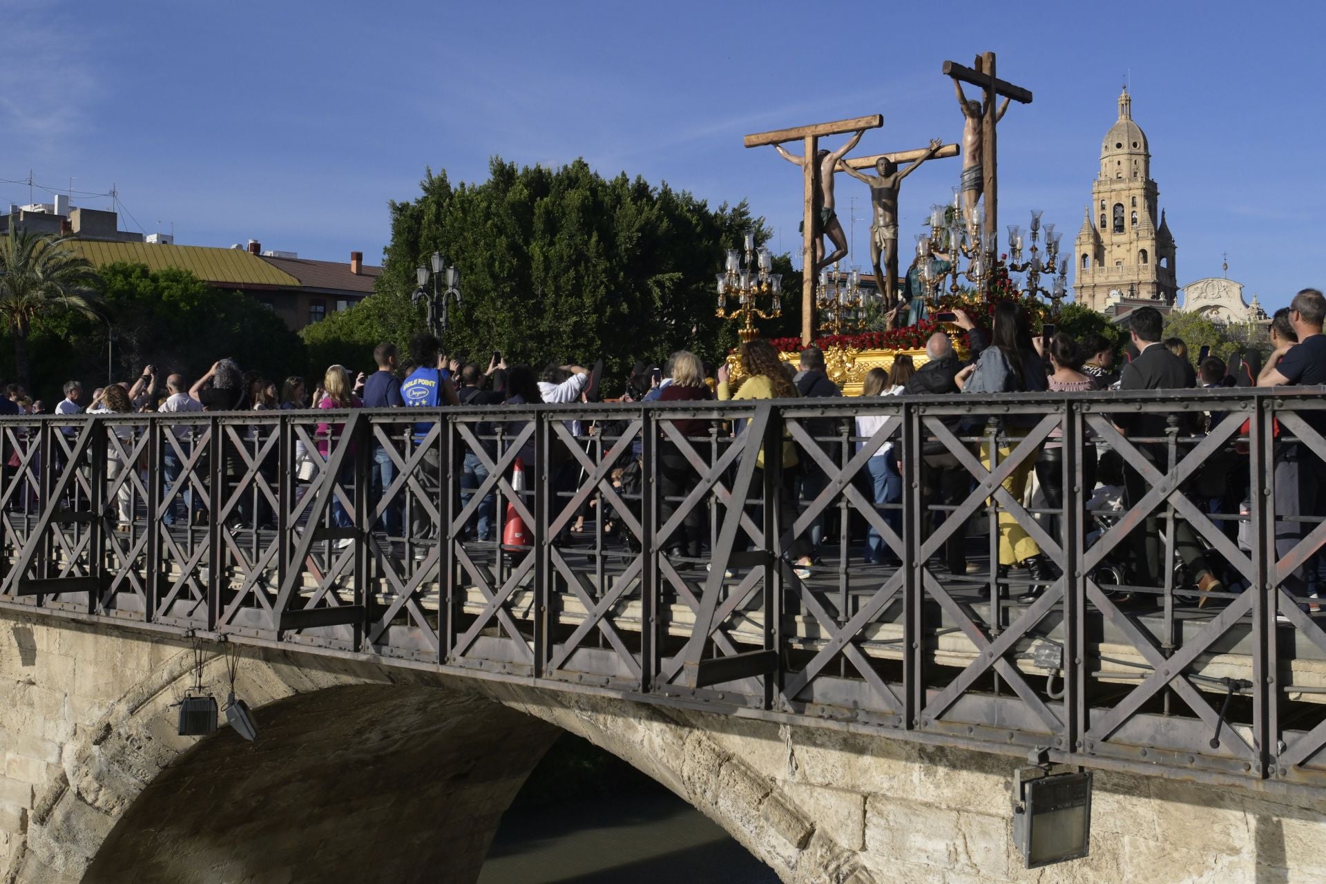 La procesión de la Soledad del Calvario en Murcia, en imágenes