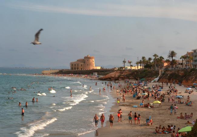 Una playa de la Torre de la Horadada.