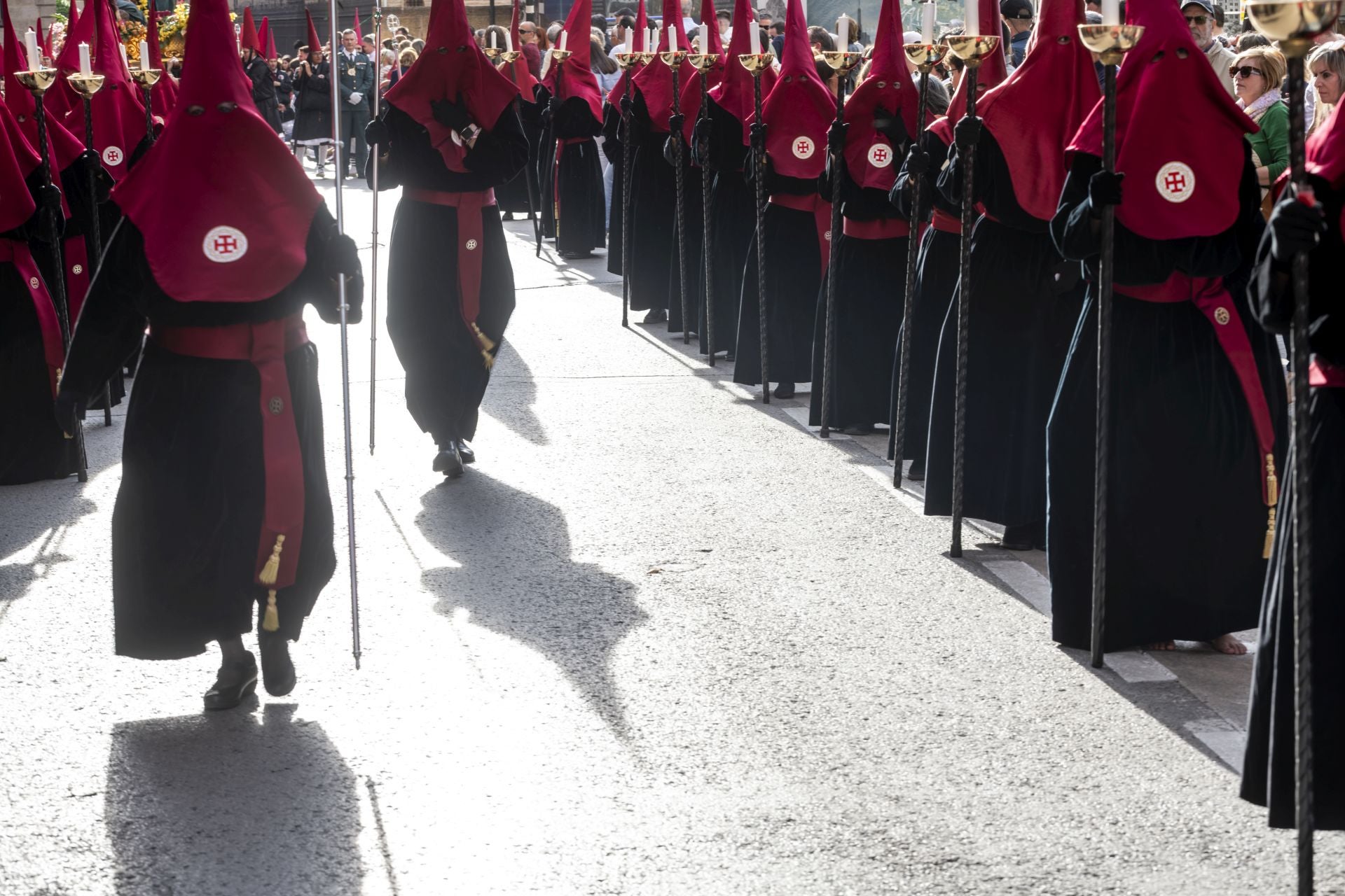 Luto en las calles de Murcia en el Viernes Santo