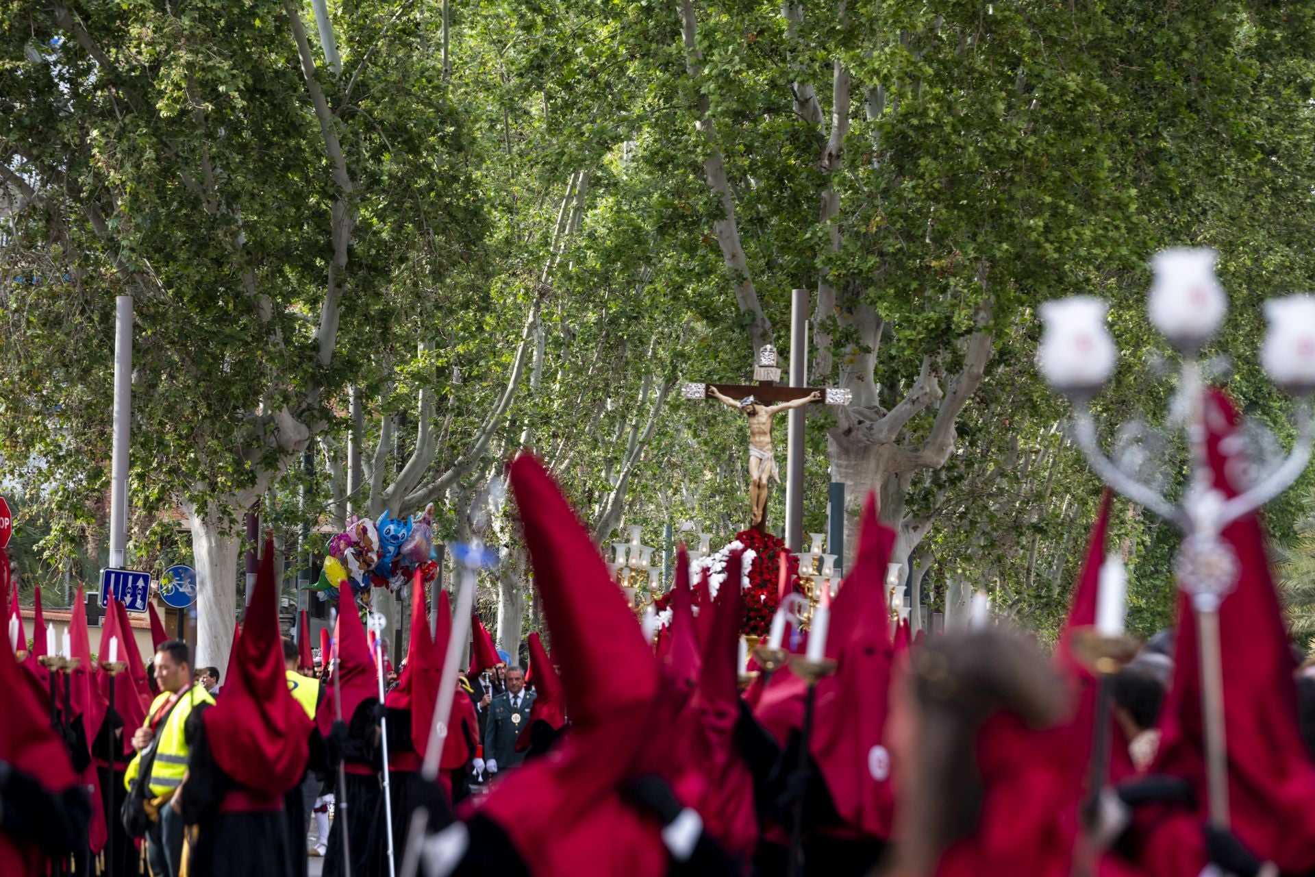 Luto en las calles de Murcia en el Viernes Santo