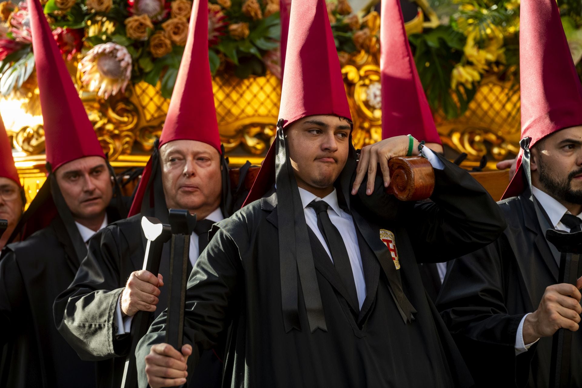 Luto en las calles de Murcia en el Viernes Santo