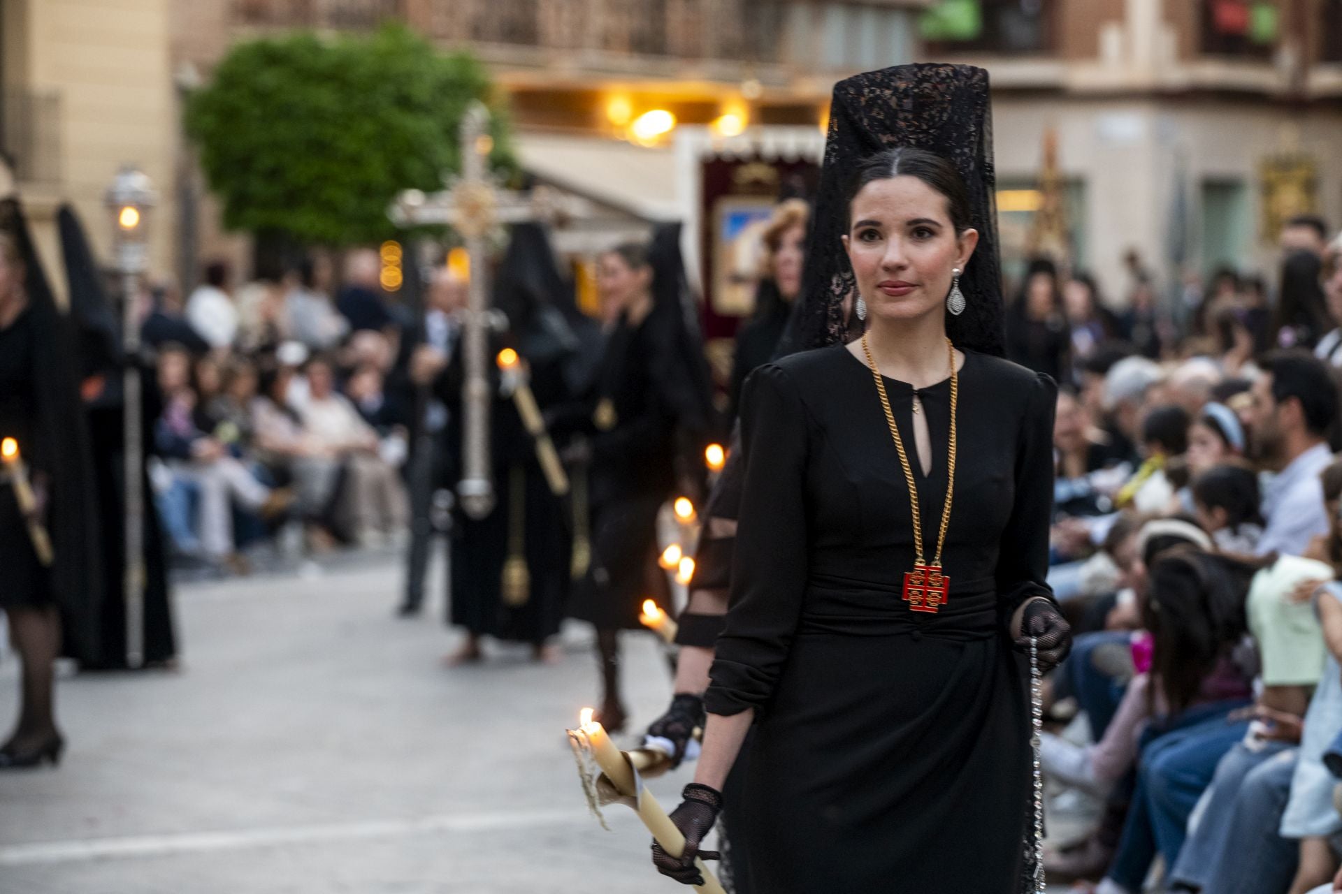 Luto en las calles de Murcia en el Viernes Santo
