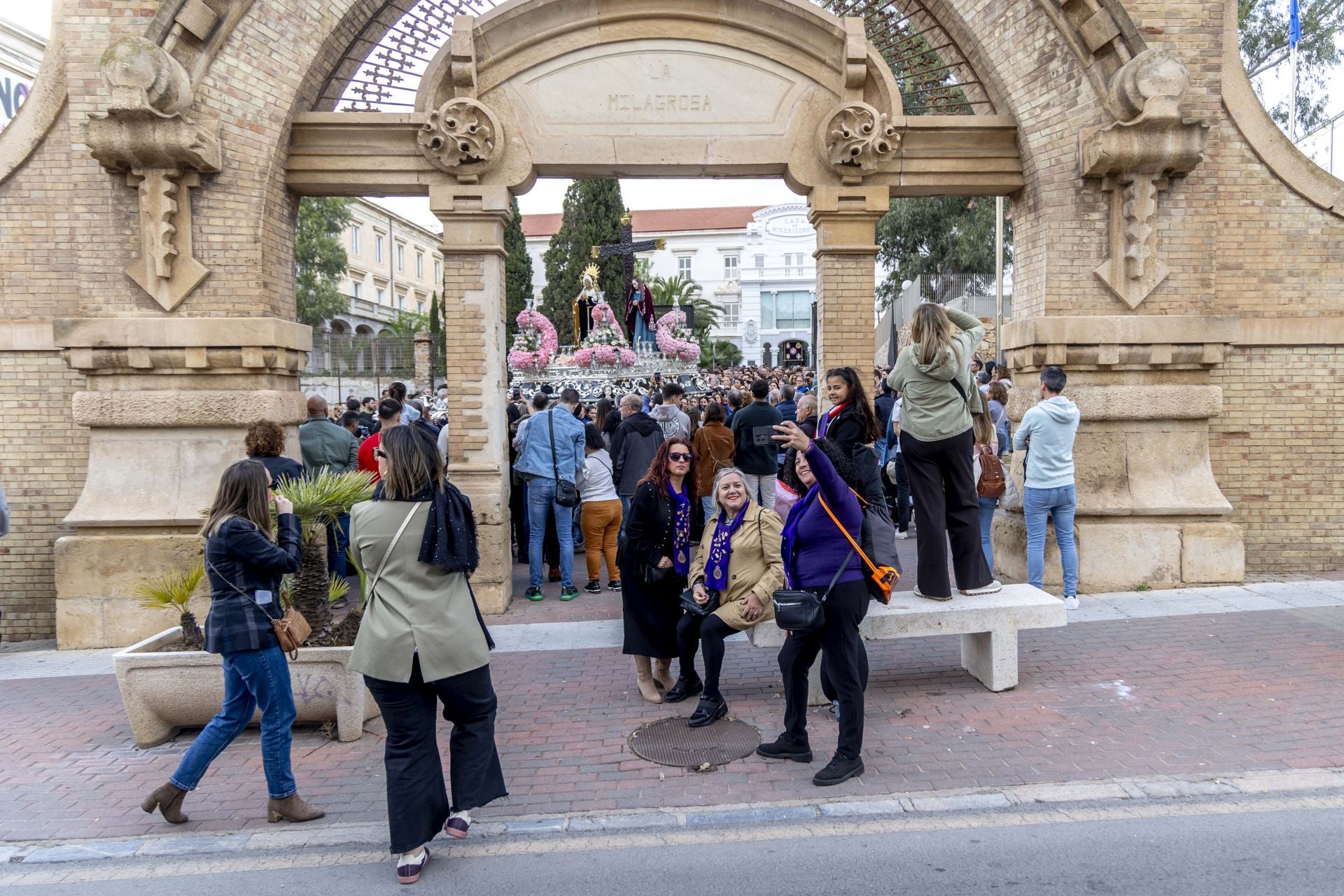 En imágenes, las procesiones de la Vera Cruz y las Santas Mujeres en Cartagena