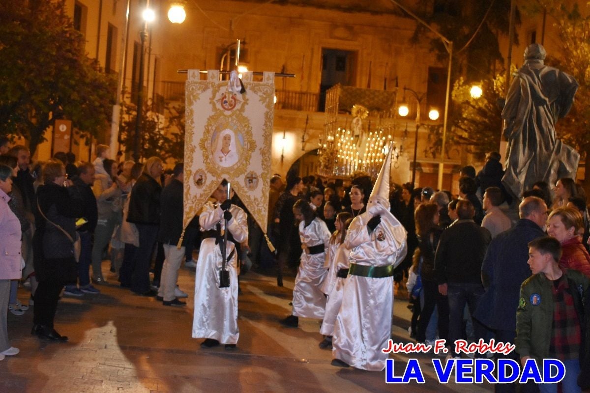 La Virgen Blanca reina en el atardecer de Jueves Santo en Caravaca de la Cruz