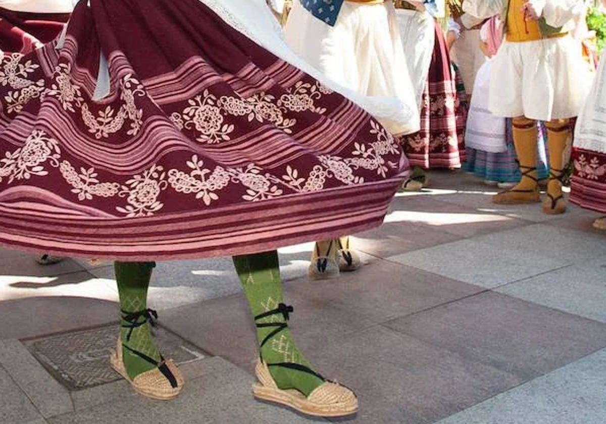 Cómo ponerte las esparteñas en el Bando de la Huerta de Murcia: el truco para que no se desaten