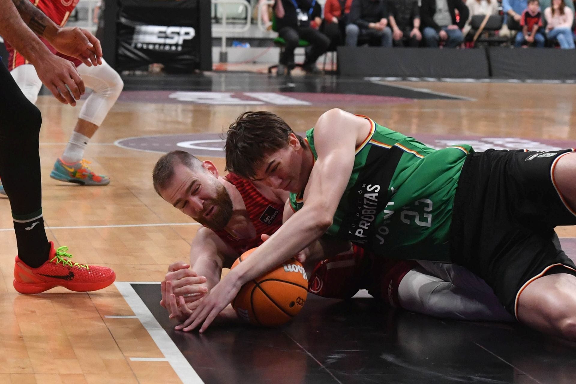 En imágenes, la victoria del UCAM Murcia ante Joventut