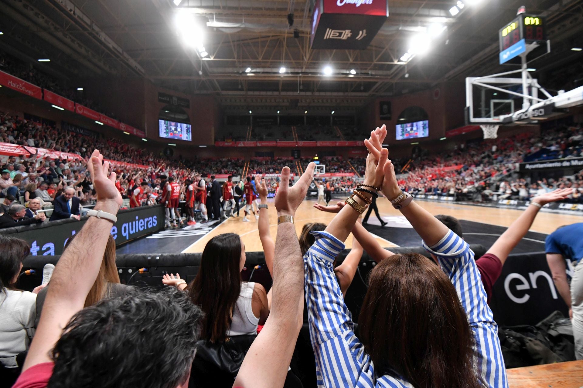 En imágenes, la victoria del UCAM Murcia ante Joventut