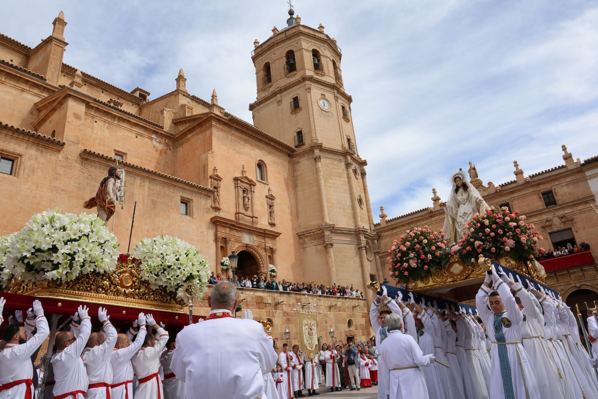 En imágenes, la procesión del Domingo de Resurrección en Lorca