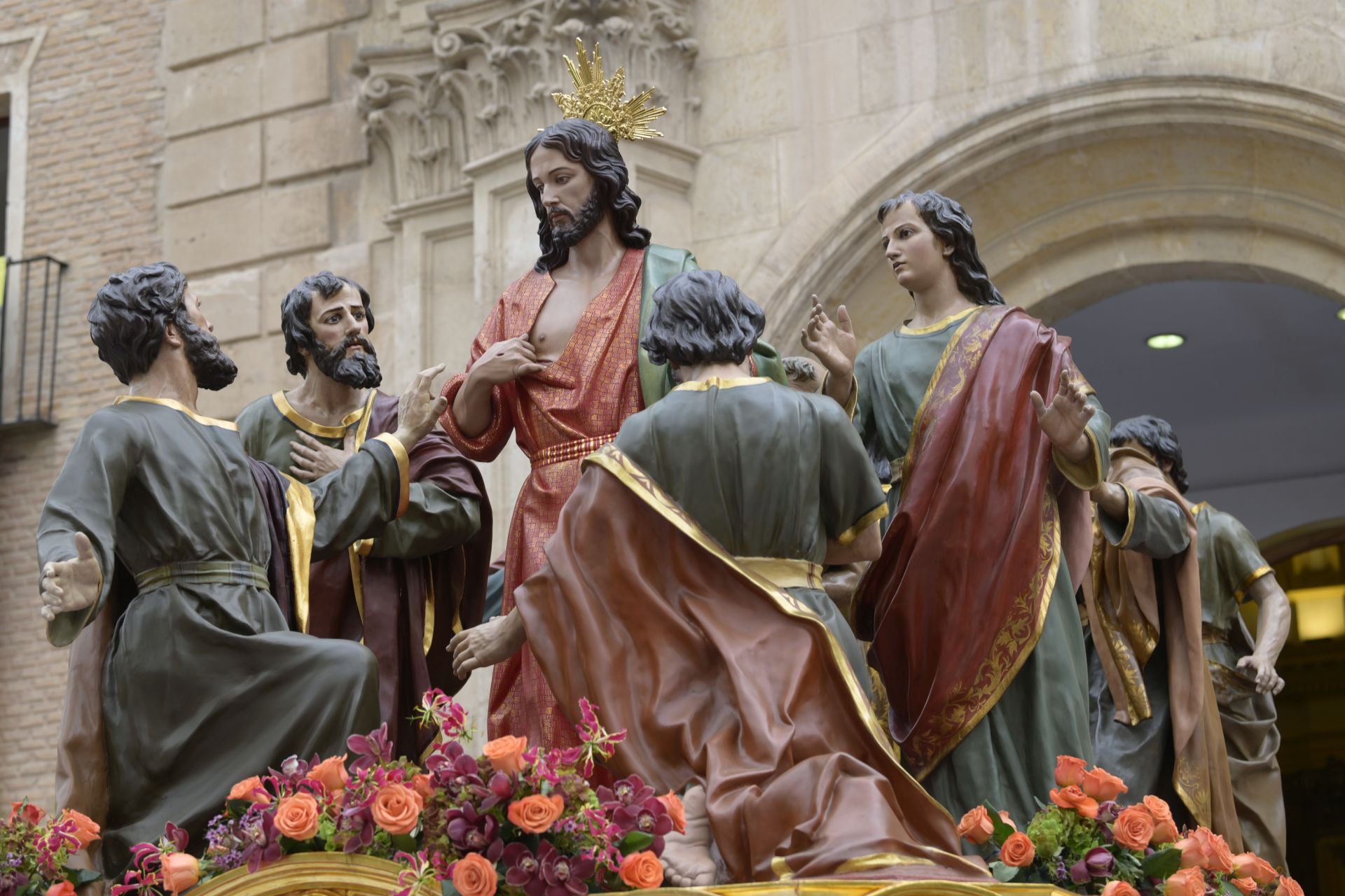 En imágenes, el Resucitado sortea la lluvia en Murcia y cierra la Semana Santa