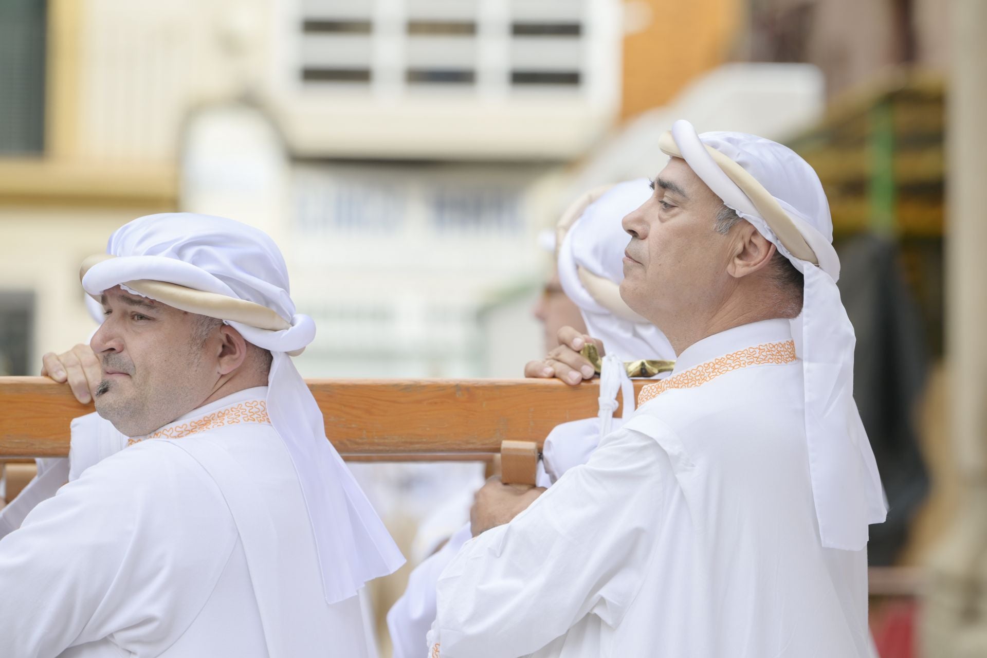 En imágenes, el Resucitado sortea la lluvia en Murcia y cierra la Semana Santa