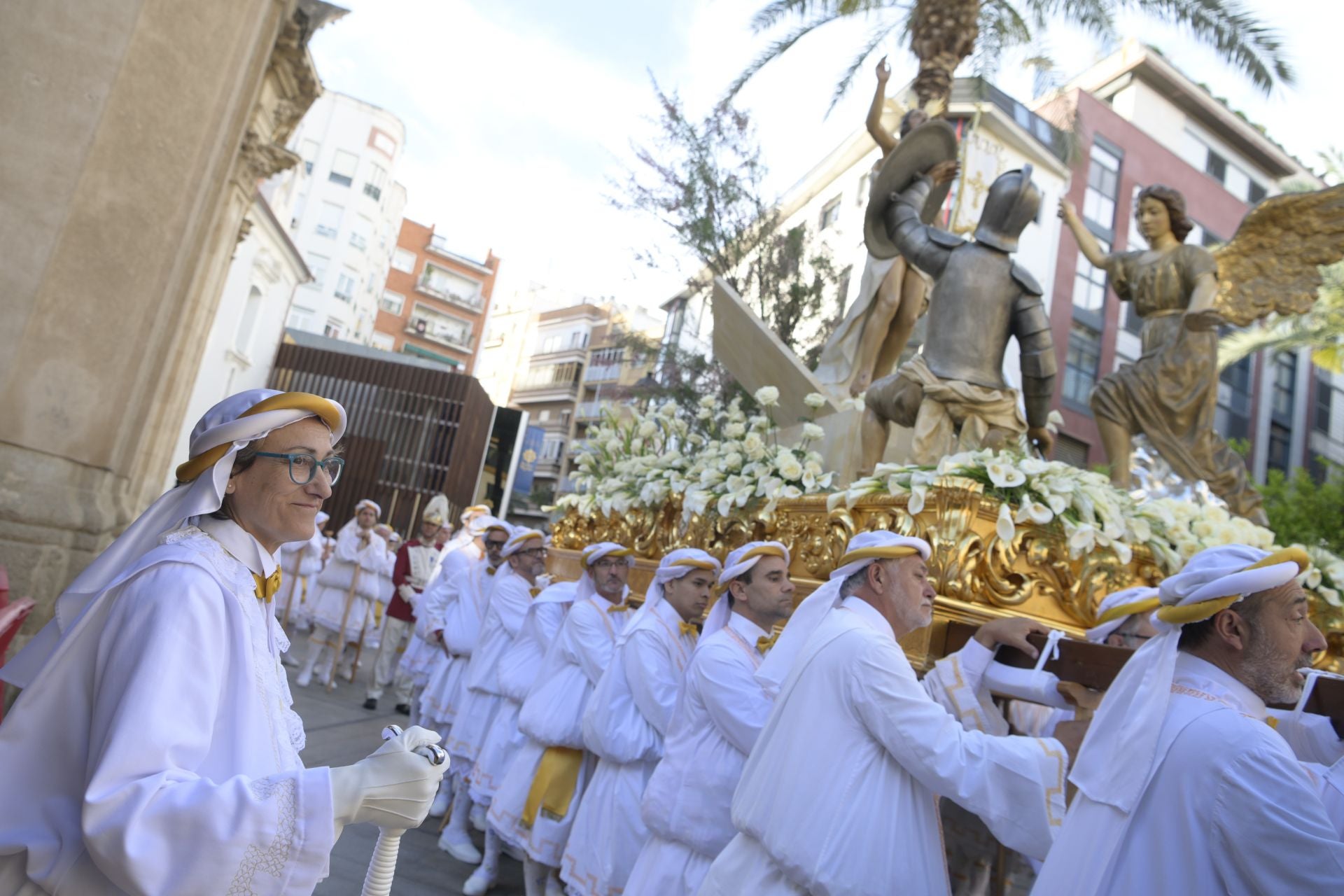 En imágenes, el Resucitado sortea la lluvia en Murcia y cierra la Semana Santa