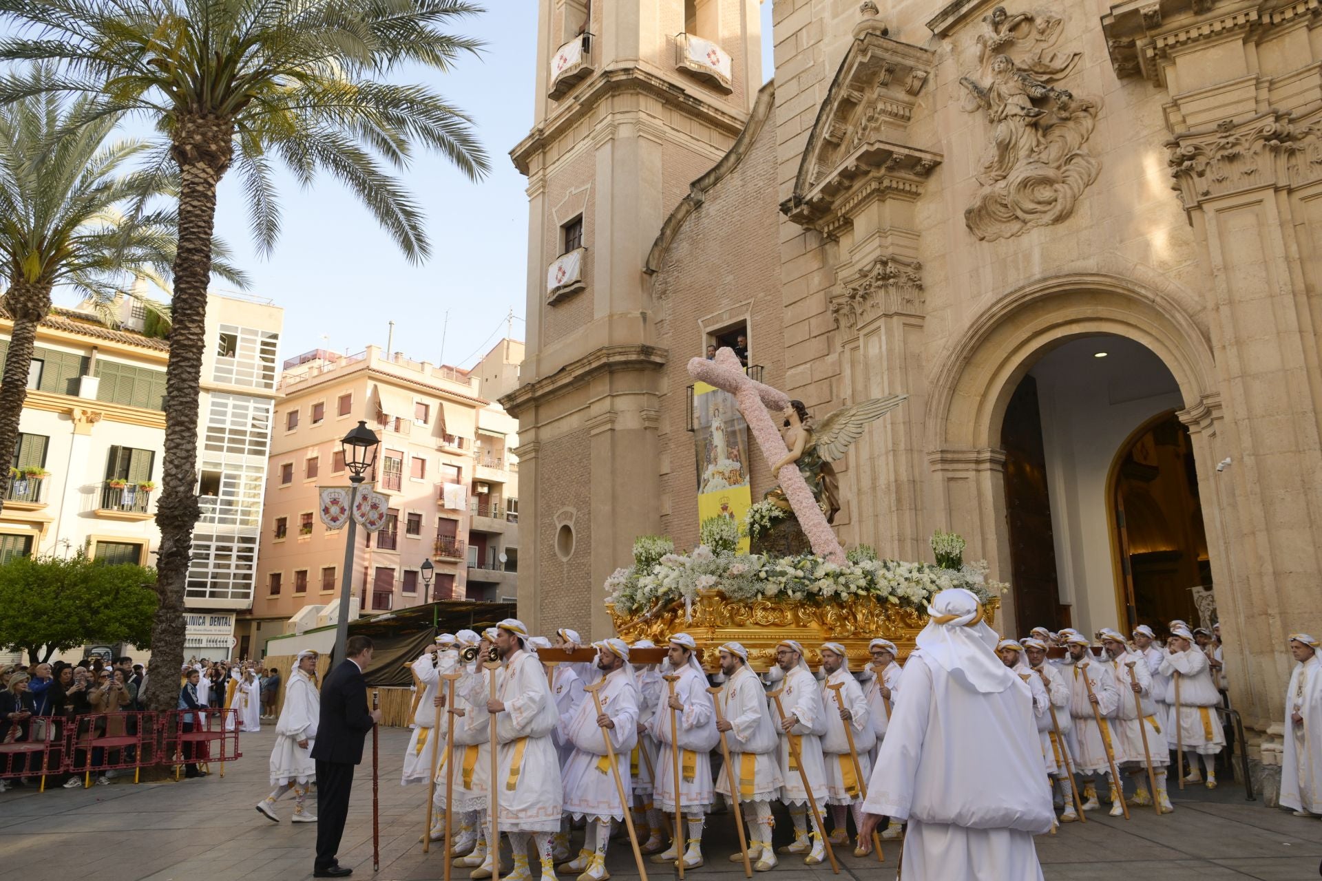 En imágenes, el Resucitado sortea la lluvia en Murcia y cierra la Semana Santa