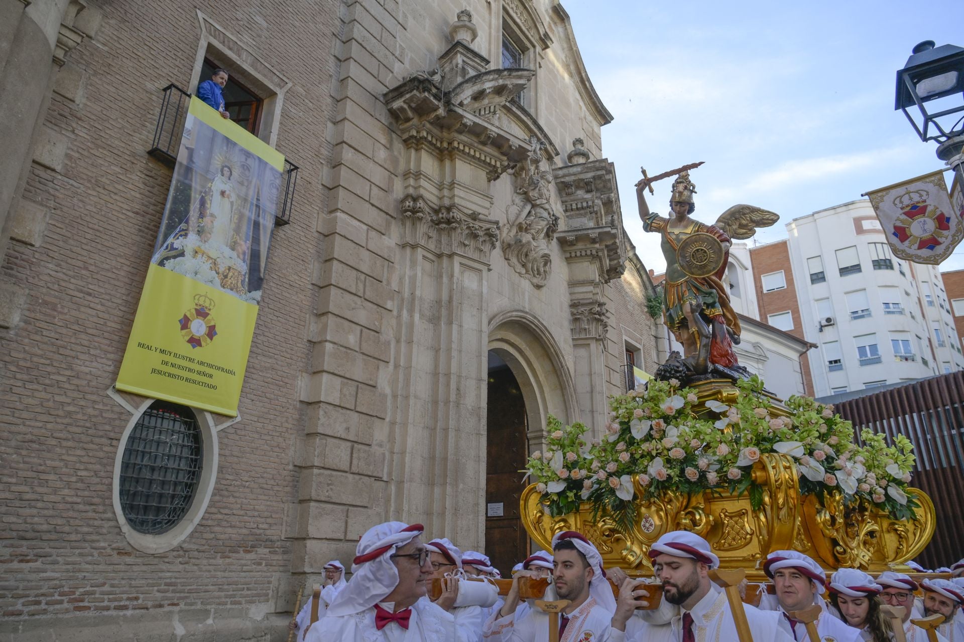 En imágenes, el Resucitado sortea la lluvia en Murcia y cierra la Semana Santa