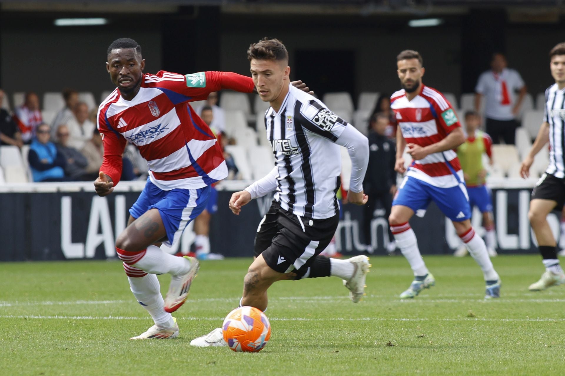 La derrota del Cartagena frente al Granada, en imágenes