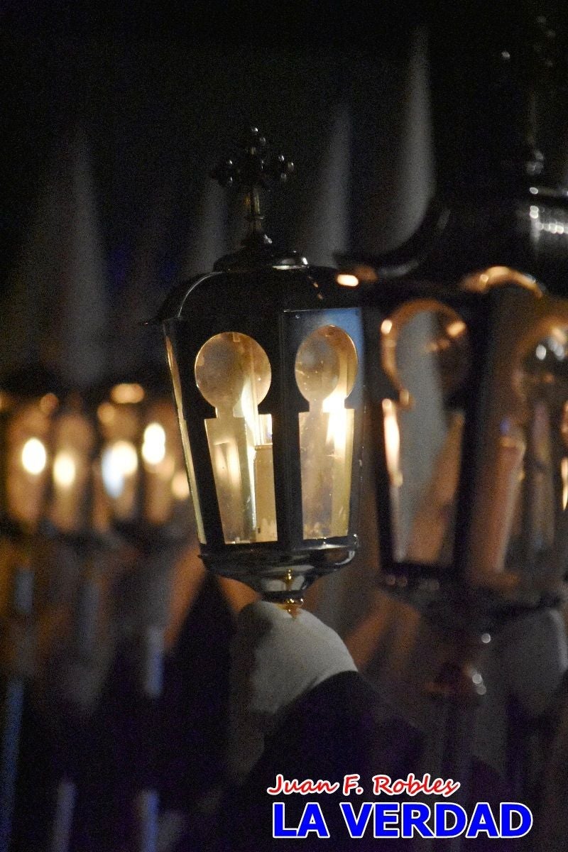 El Silencio inunda de solemnidad Caravaca de la Cruz en la noche de Jueves Santo
