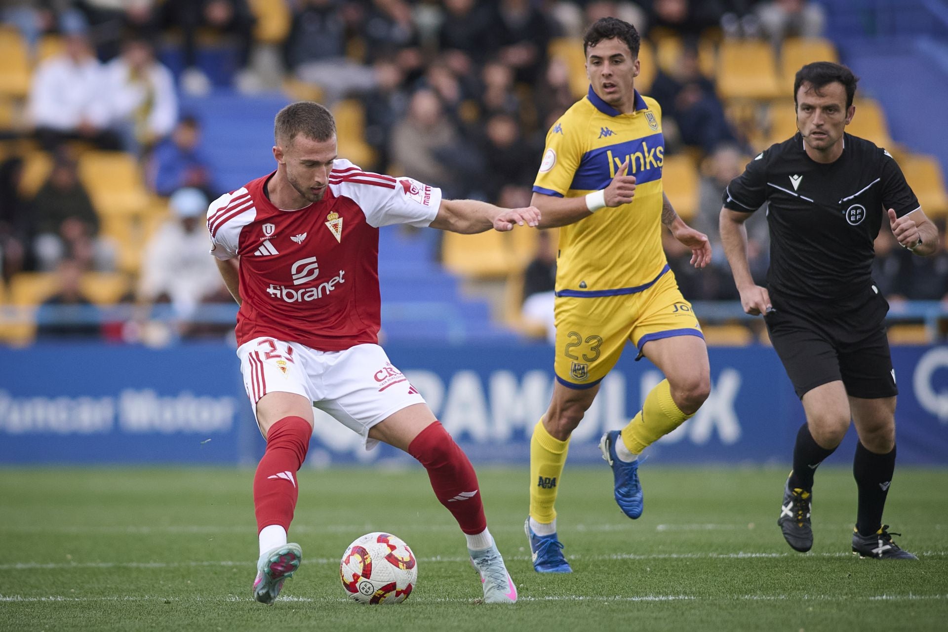 La derrota del Real Murcia frente al Alcorcón, en imágenes