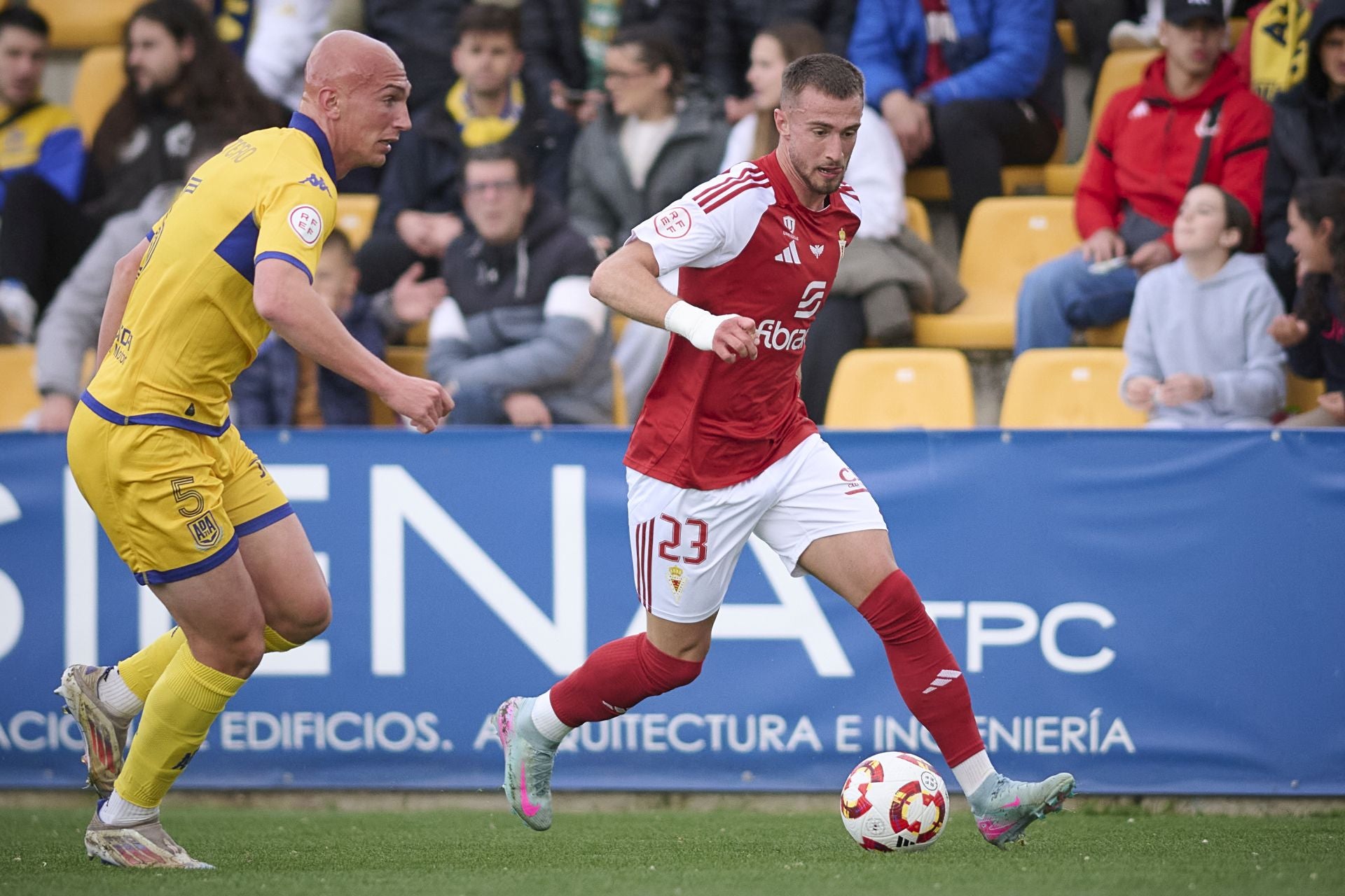 La derrota del Real Murcia frente al Alcorcón, en imágenes