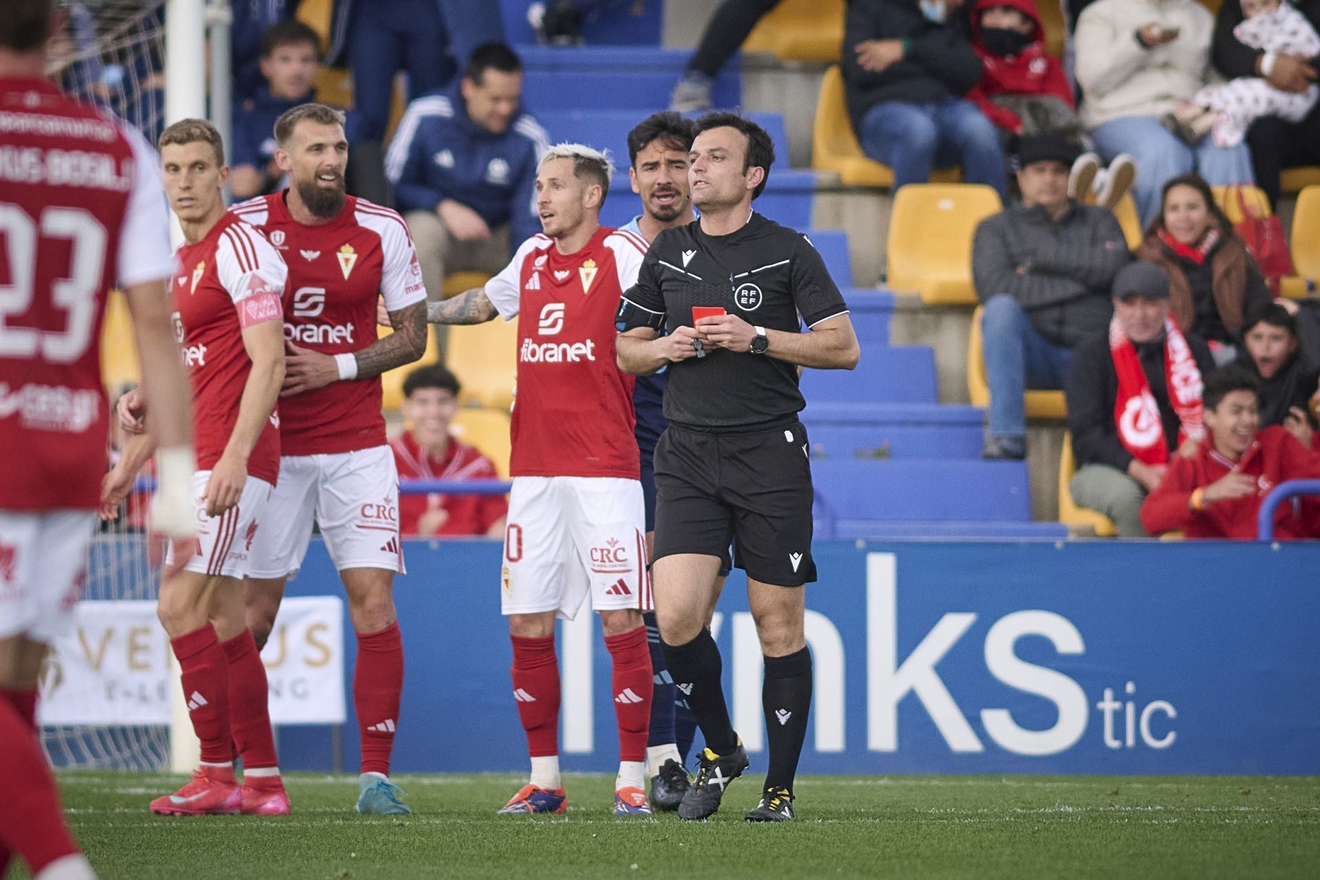 La derrota del Real Murcia frente al Alcorcón, en imágenes