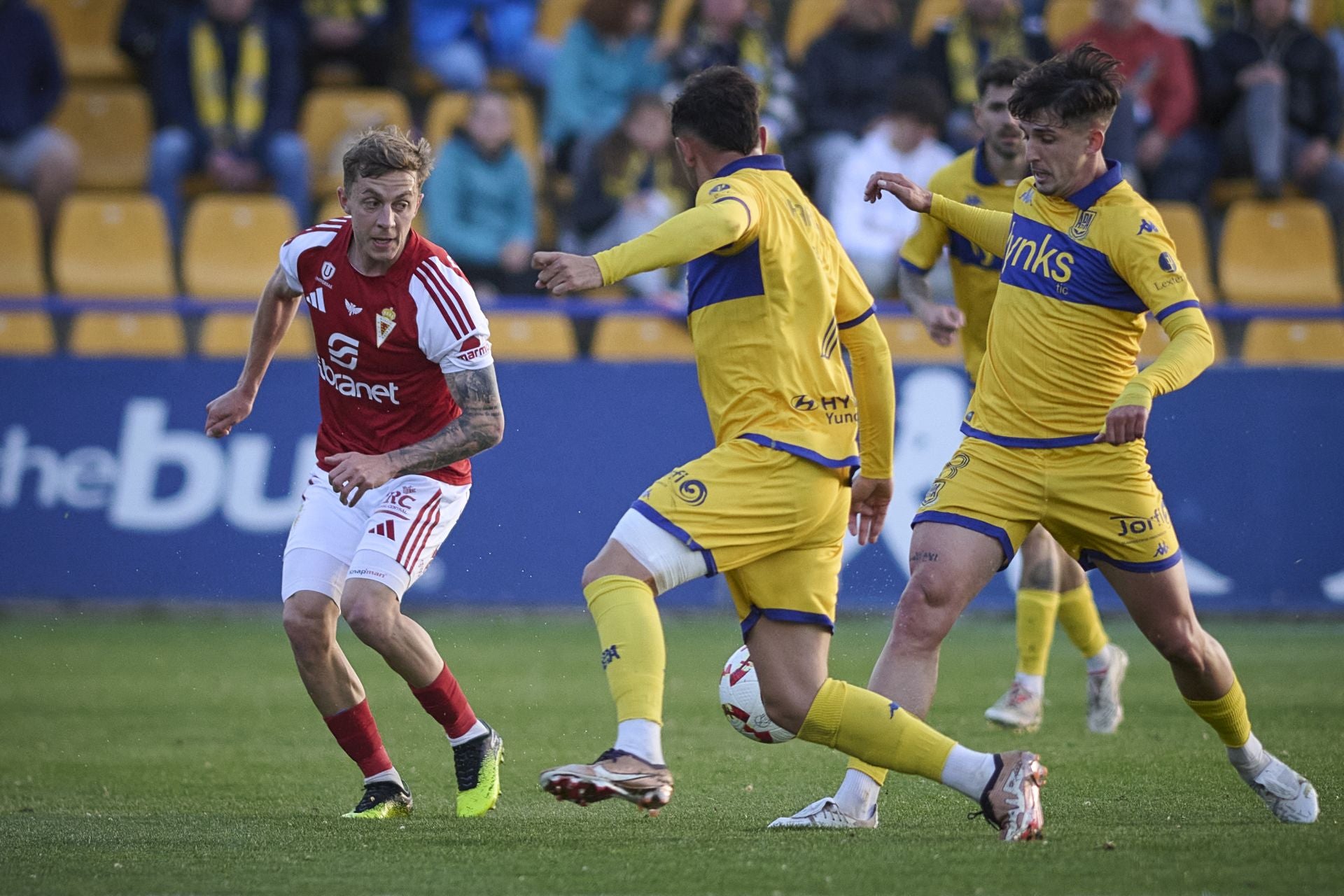 La derrota del Real Murcia frente al Alcorcón, en imágenes