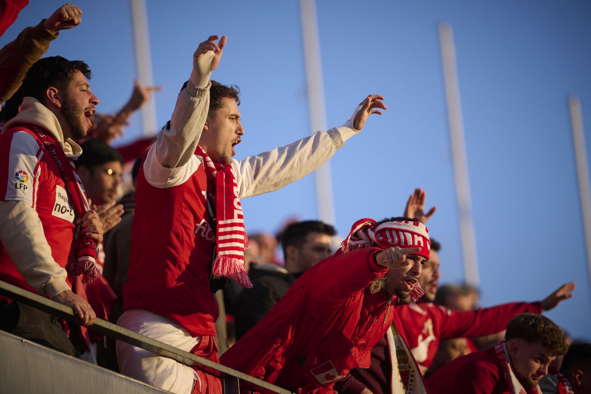 La derrota del Real Murcia frente al Alcorcón, en imágenes