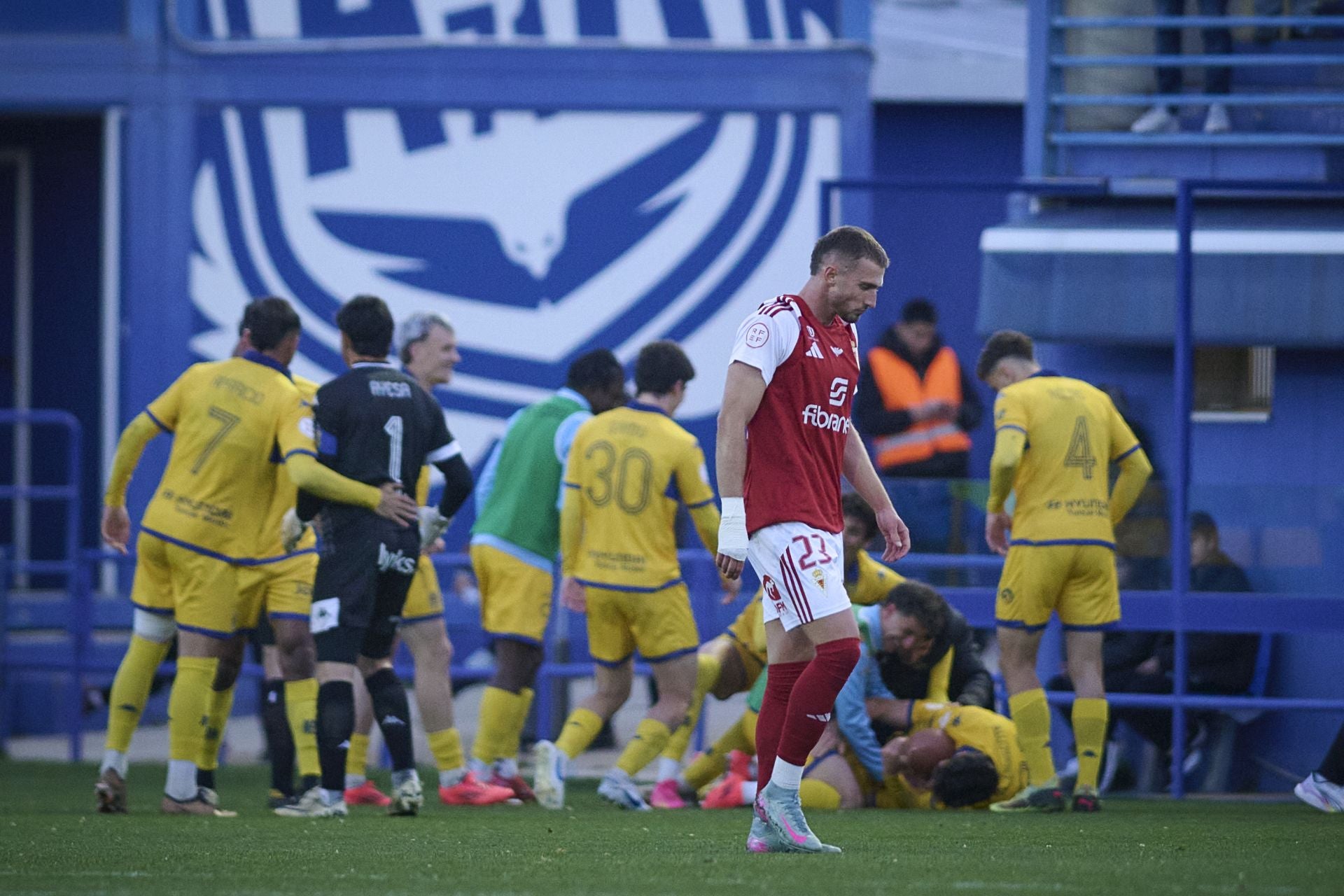 La derrota del Real Murcia frente al Alcorcón, en imágenes