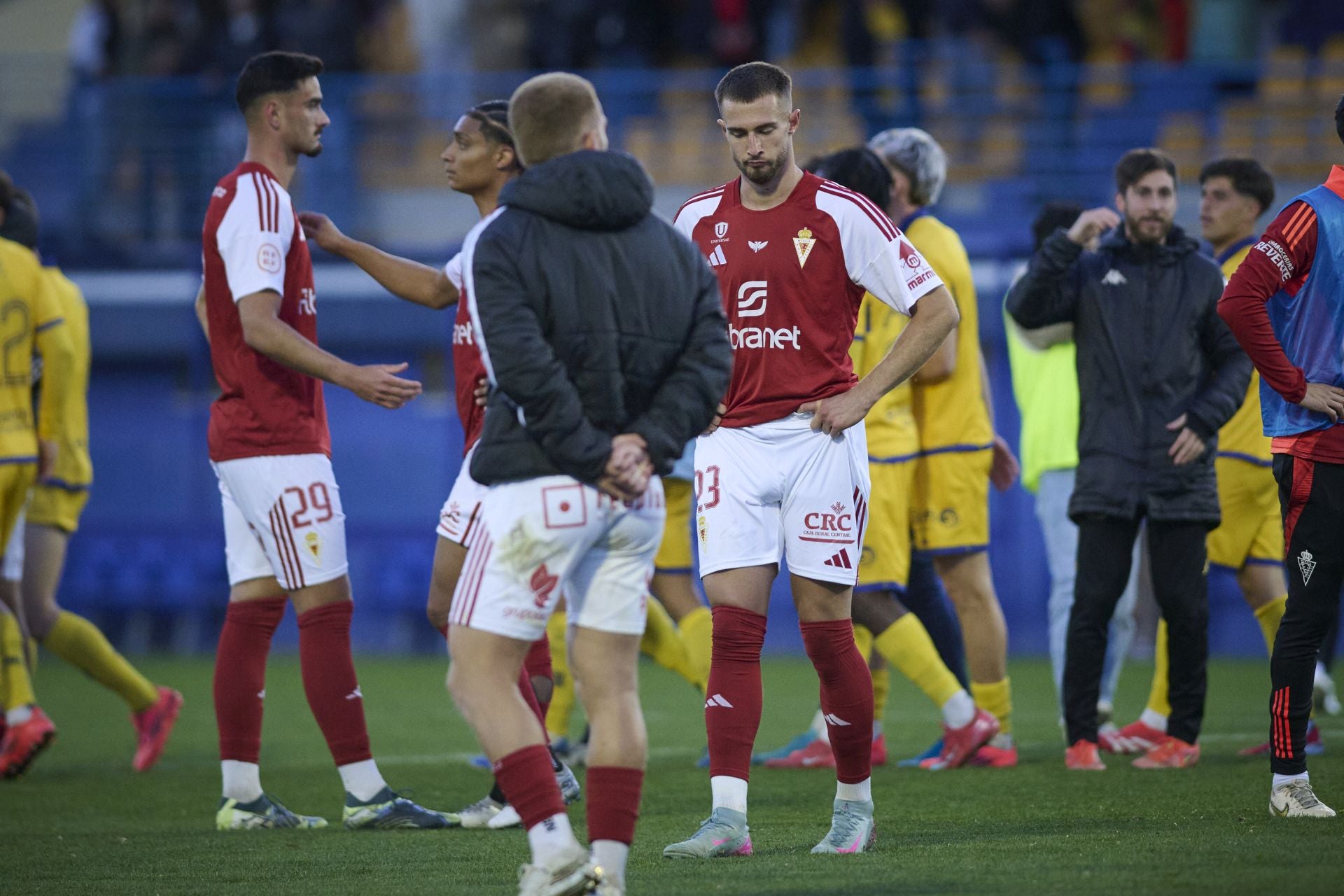 La derrota del Real Murcia frente al Alcorcón, en imágenes