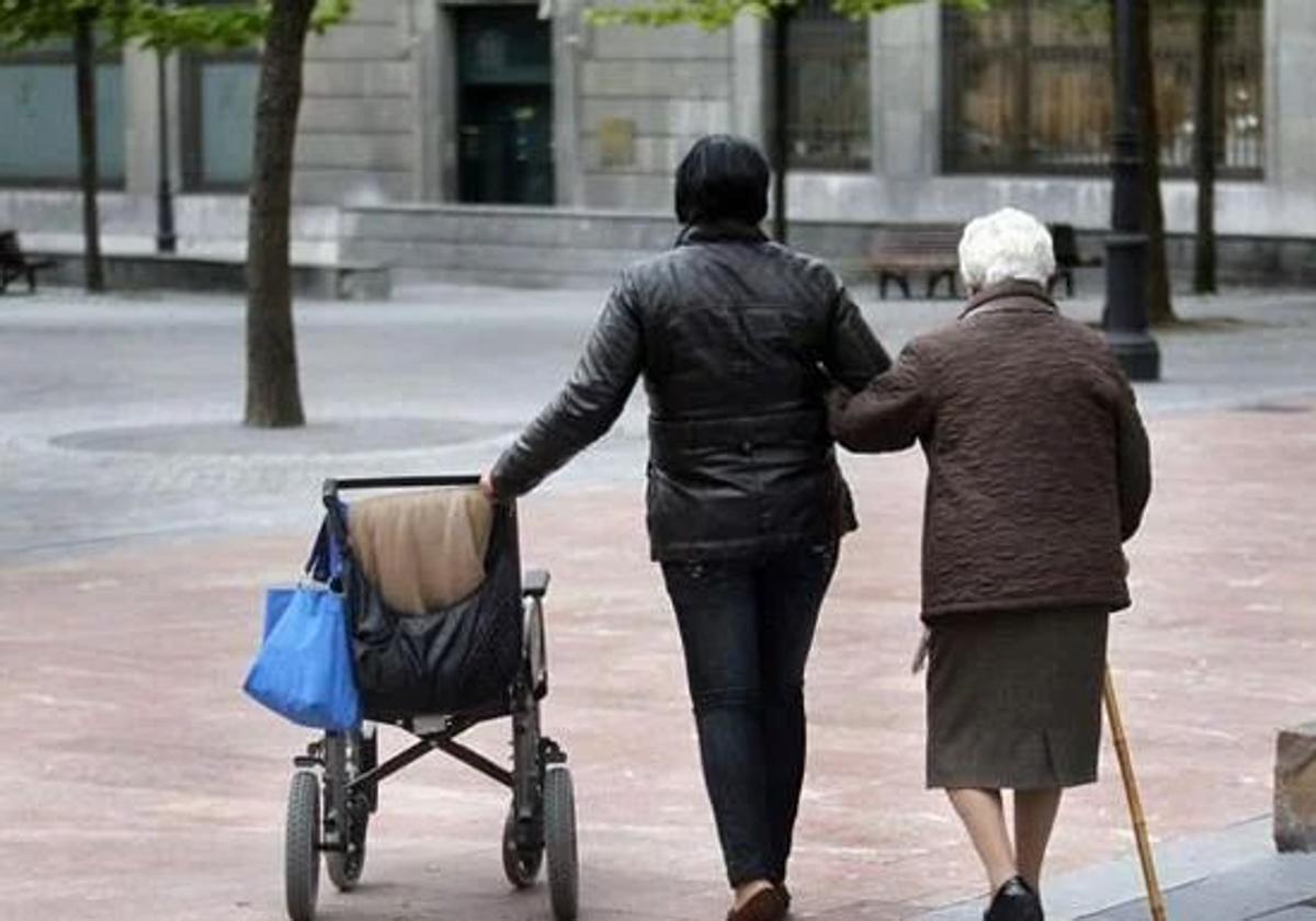 Cómo cobrar la prestación por dependencia sin perder la pensión de jubilación