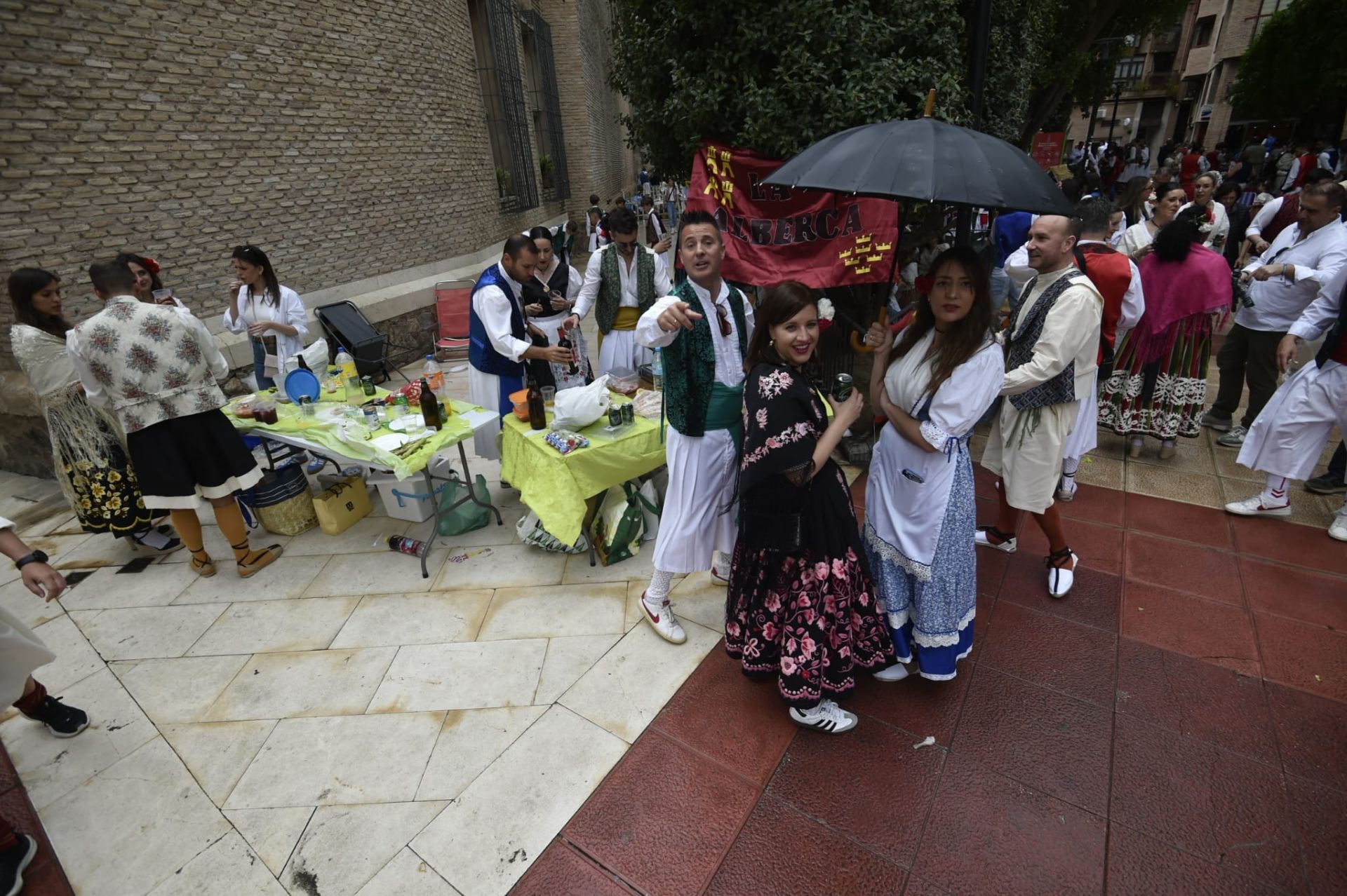 En imágenes, los huertanos inundan las calles del centro de Murcia