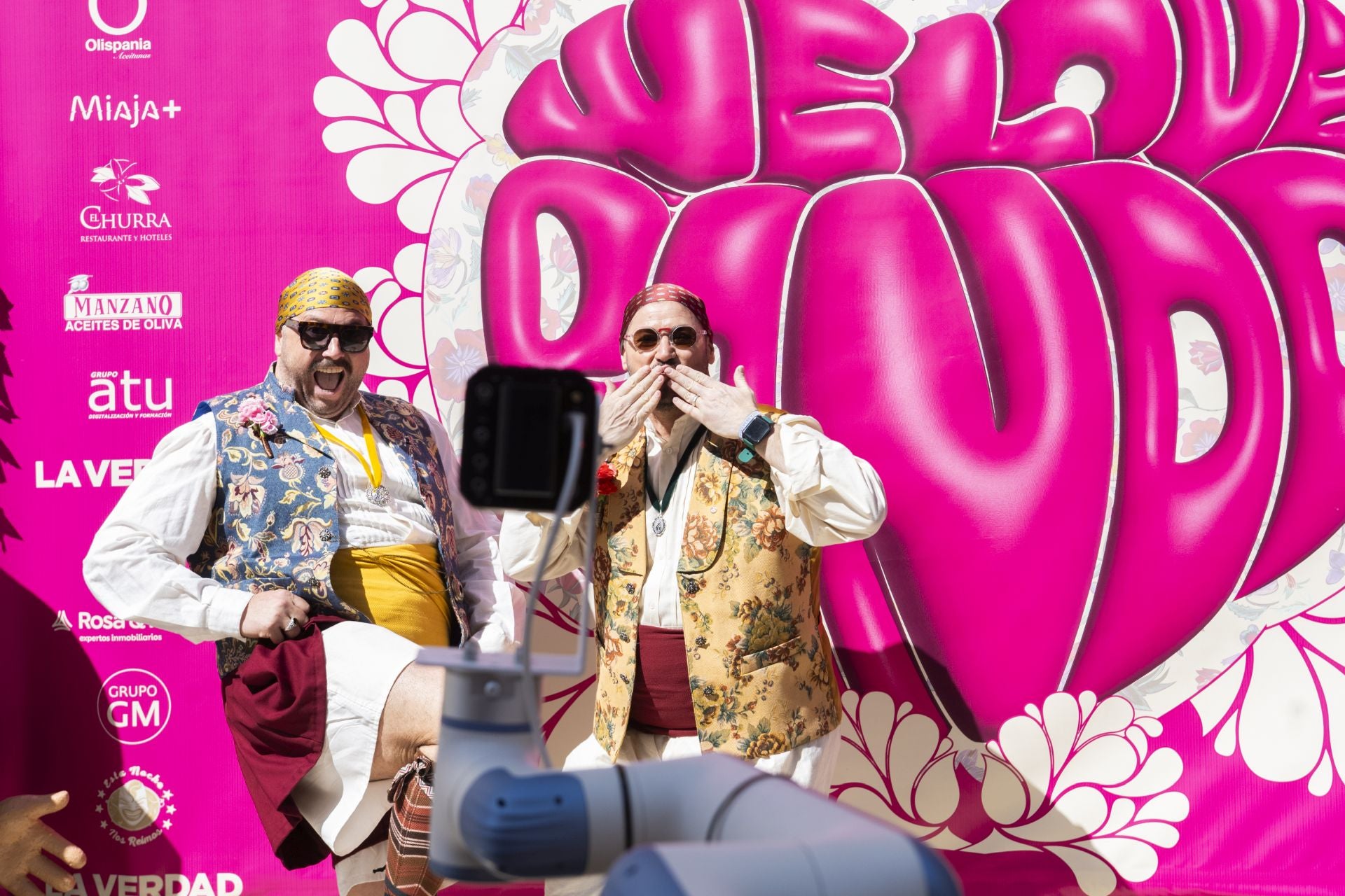 El &#039;Glambot&#039; de LA VERDAD y Photoflash Events en el Bando de la Huerta, en imágenes