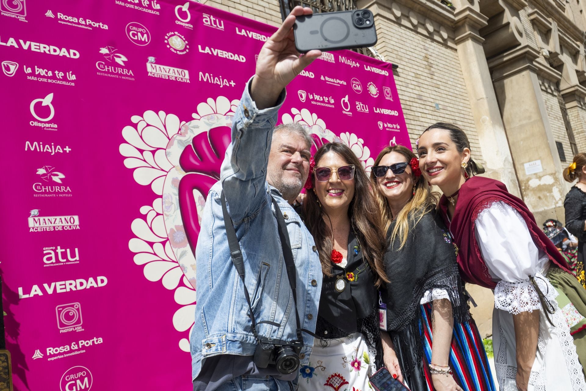 El &#039;Glambot&#039; de LA VERDAD y Photoflash Events en el Bando de la Huerta, en imágenes