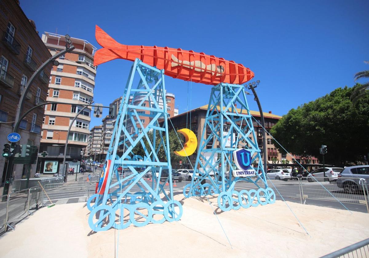 El catafalco que arderá en el entierro de la sardina ya está instalado | la verdad