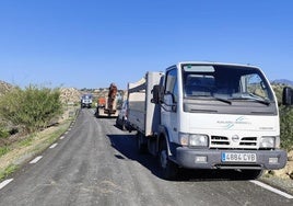 Obras de emergencia en la carretera regional que conecta el municipio de Campos del Río con la pedanía de Los Rodeos.