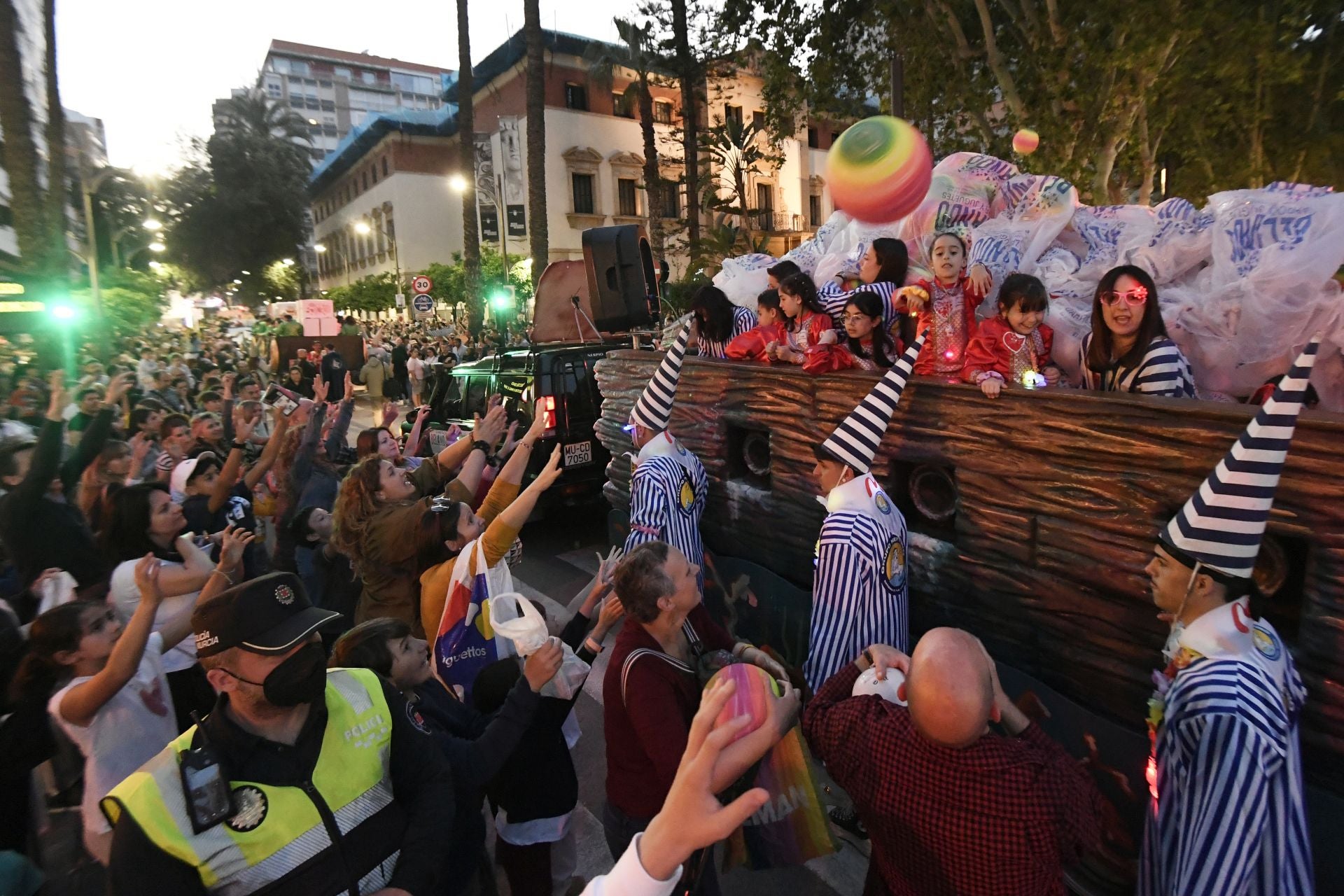 Las imágenes del Entierro Infantil en Murcia