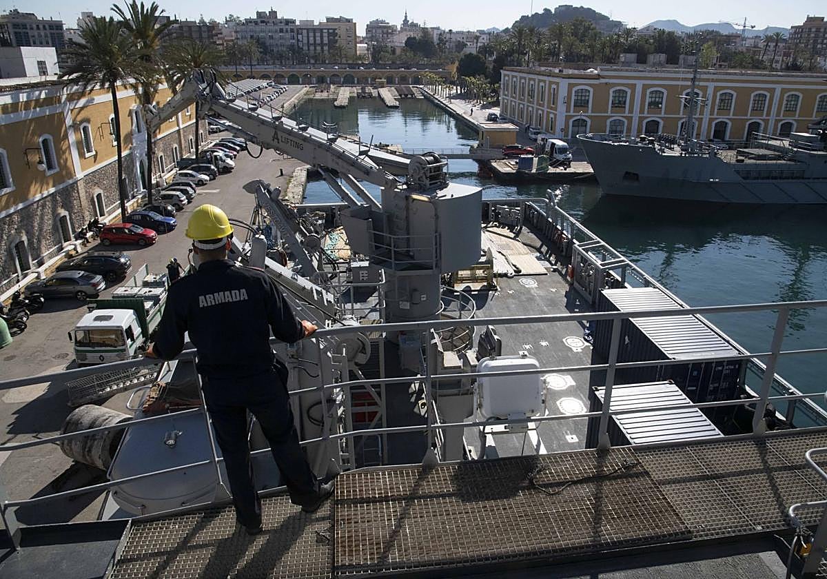 Recorrido en imágenes por el buque &#039;Cartagena&#039;