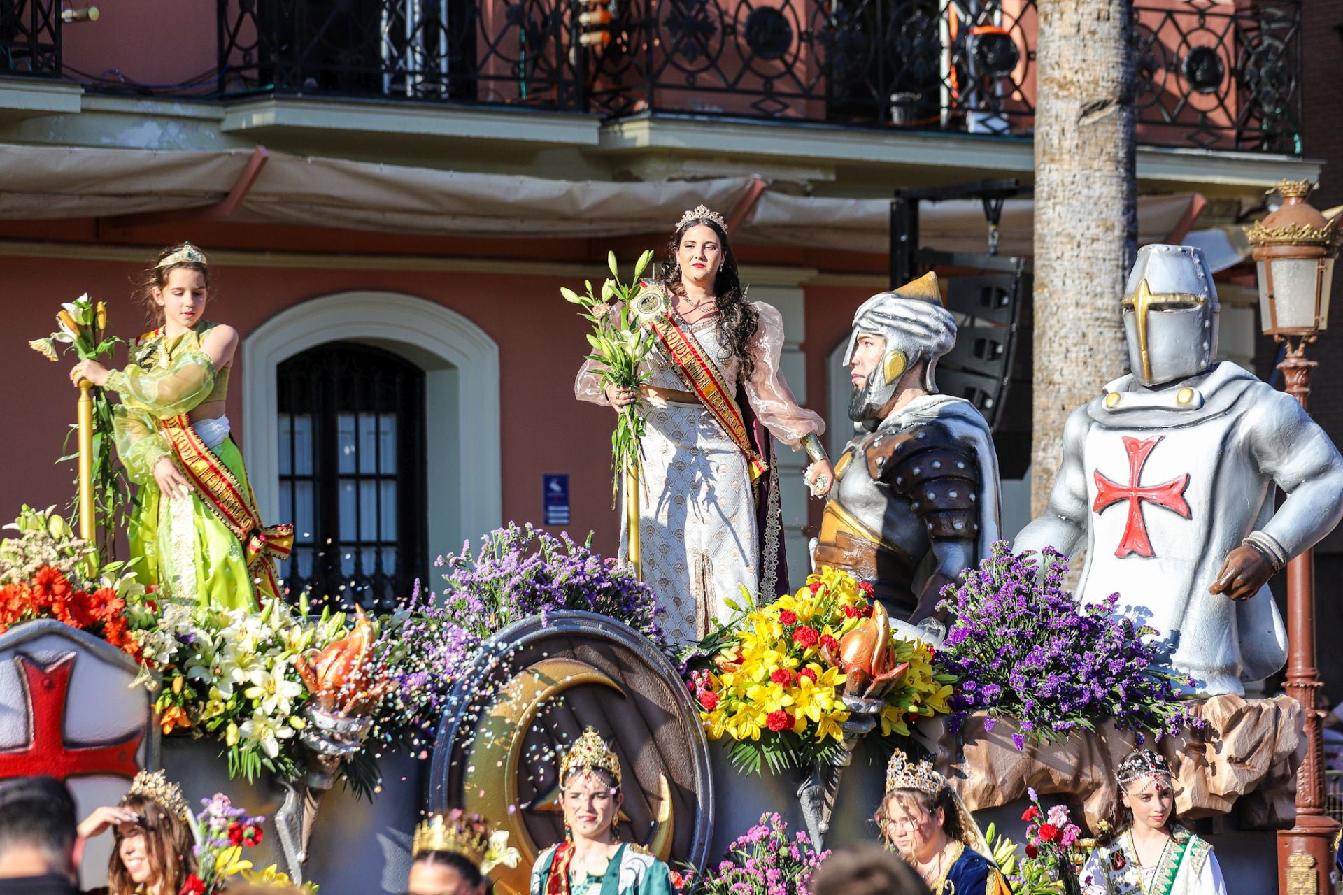 El desfile de la Batalla de las Flores de Murcia, en imágenes