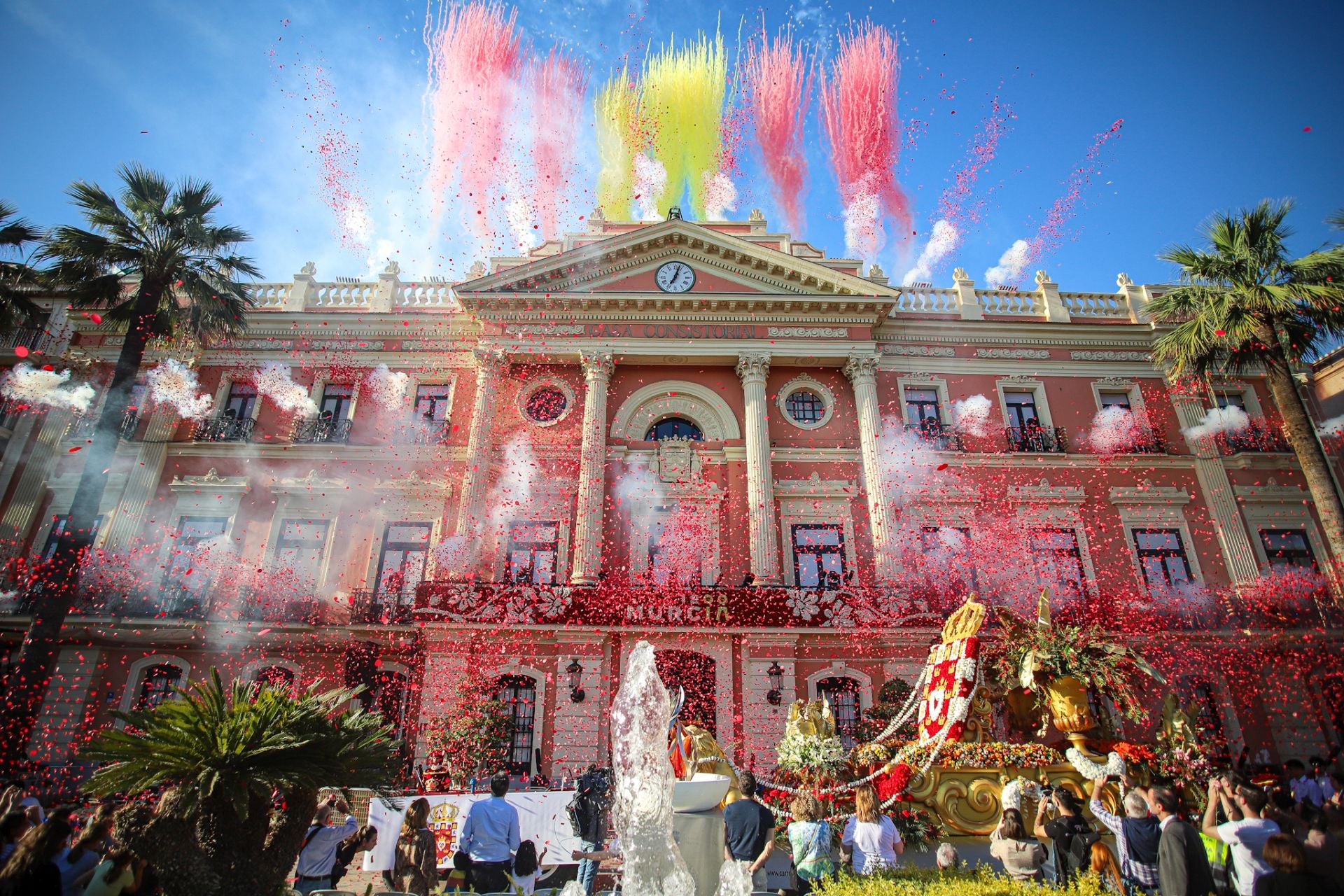 El desfile de la Batalla de las Flores de Murcia, en imágenes