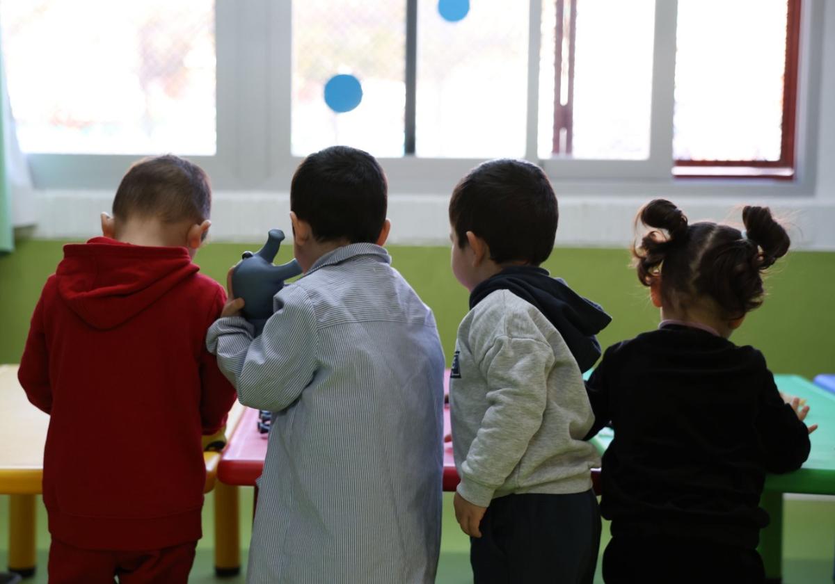 Alumnos del aula de 2 años en el colegio de La Paz, en Murcia.