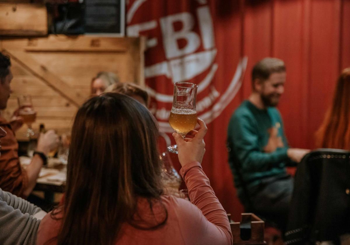 Cervezas Alhambra marida sabores locales en una cena exclusiva