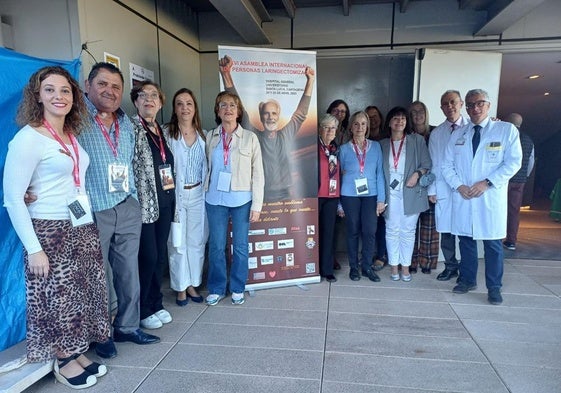 Participantes en la asamblea, este jueves en el hospital Santa Lucía.