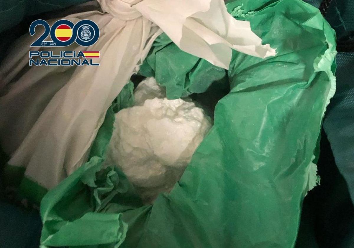Tiran 330 gramos de cocaína desde un coche en Murcia al percatarse de la presencia de policías