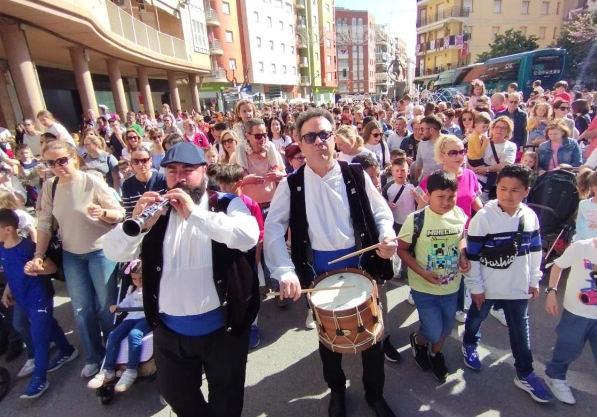 El Tío de la Pita toca el primer 'Serafina' festero en Caravaca