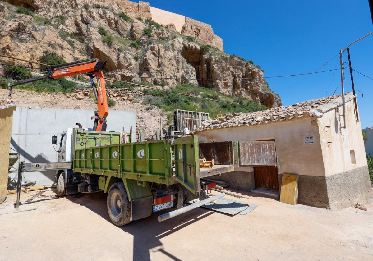 Los custodios de la ermita del Señor de la Carrera, en Lorca, siguen desalojados tras las lluvias