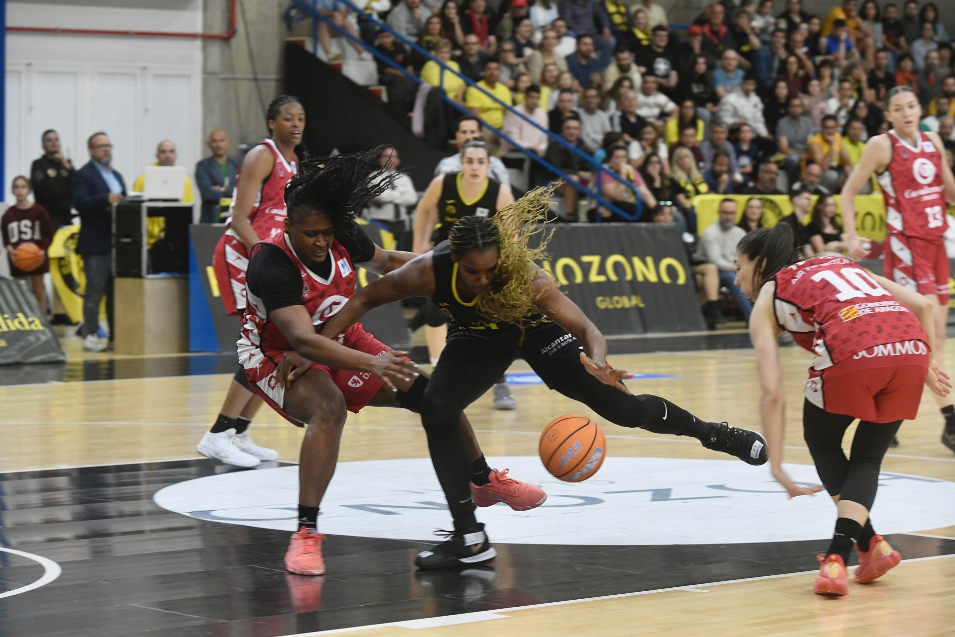 Las imágenes del encuentro Jairis-Zaragoza (70-68)