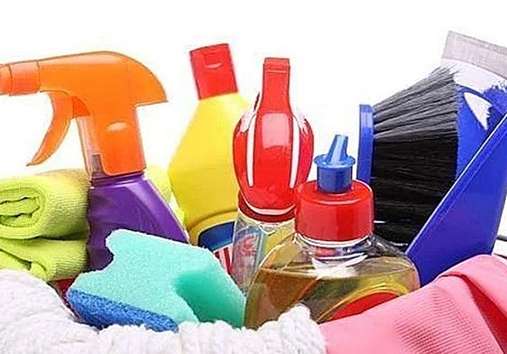 La advertencia de un técnico de emergencias sobre mezclar productos de limpieza: «Puedes morir».