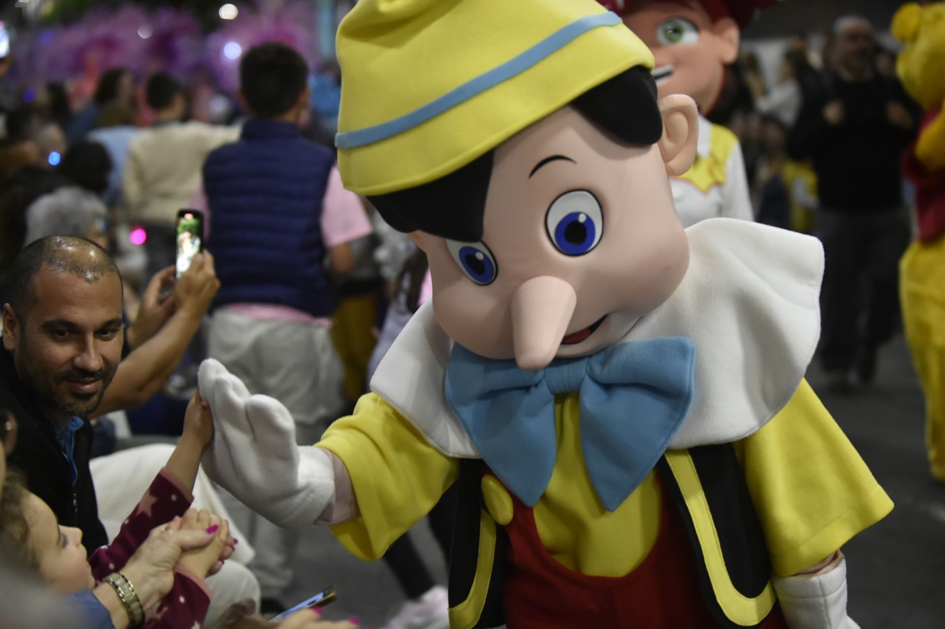 El desfile de la llegada de la Sardina a Murcia, en imágenes