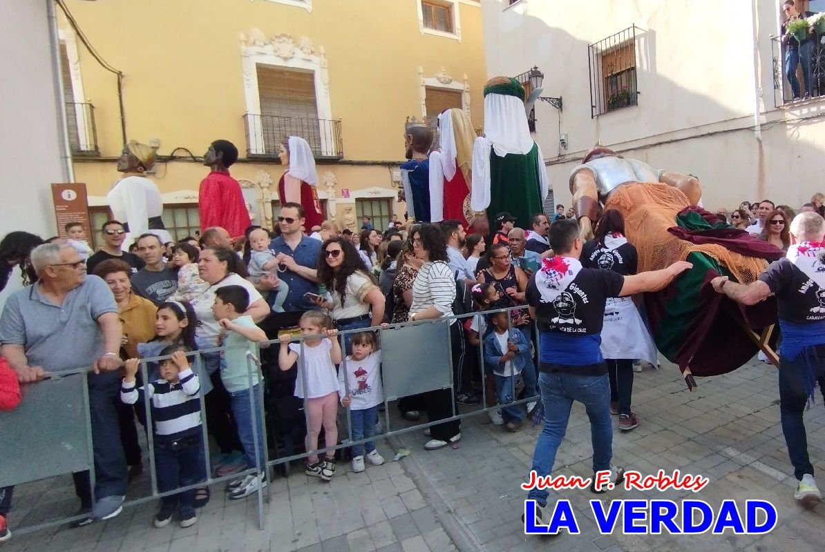 Imágenes del primer pasacalles de Gigantes y Cabezudos en Caravaca de la Cruz