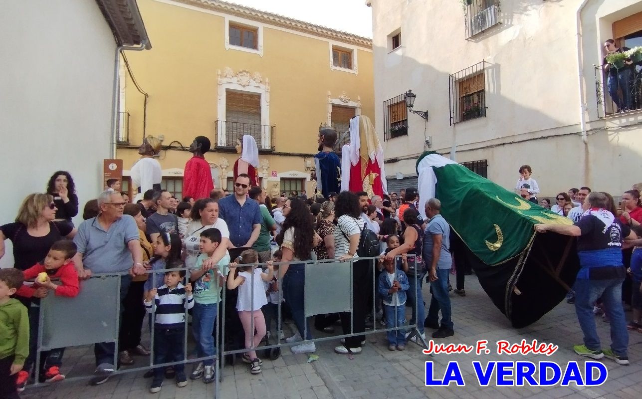 Imágenes del primer pasacalles de Gigantes y Cabezudos en Caravaca de la Cruz