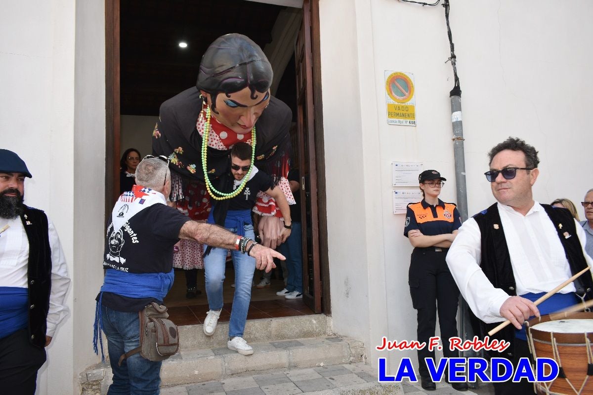 Imágenes del primer pasacalles de Gigantes y Cabezudos en Caravaca de la Cruz